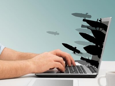 Dezinformacja groźna jak czołgi? Niemal połowa Polaków widzi w niej zagrożenie