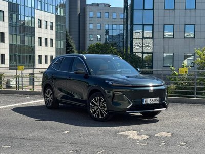 Chiński rywal dla Toyoty RAV4 i Skody Kodiaq. Geely Starray EM-i. Trochę z Volvo i dużo z Chin