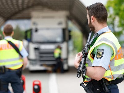 Upał i brak porządnych toalet. Niemiecka policja cierpi na granicy z Polską