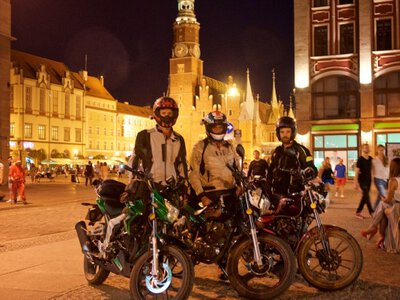 Wrocław zamknął Plac Solny dla motocykli, ale problem tylko zmienił ulicę