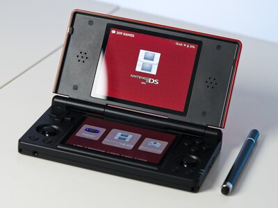 Tęsknisz za Nintendo DS? Ta konsola jest dla Ciebie