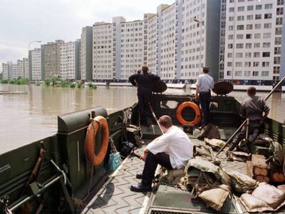 Powódź Tysiąclecia. 29 lat temu wielka woda wdzierała się do Wrocławia. Straty były potężne