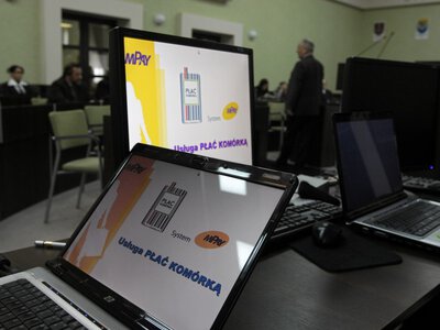 KNF cofnęła zezwolenia dla mPay. Wypłacać pieniądze, czy czekać?