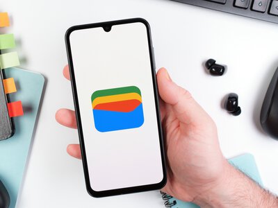 Rząd każe sprawdzać wiek w sieci. Z pomocą przyjdzie... Portfel Google