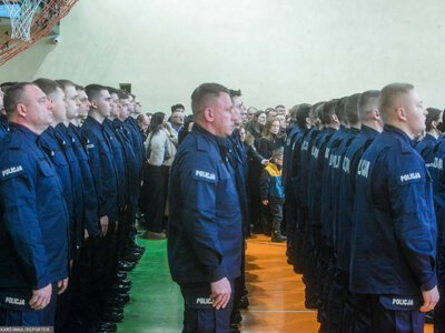 Szukają 8 tys. osób. Dają 5400 na rękę i prawie 2 tys. na mieszkanie