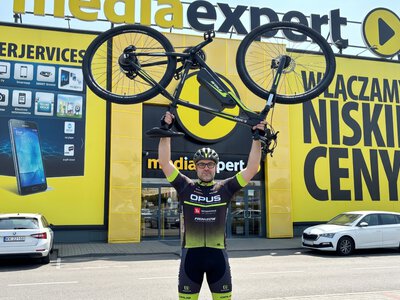 Biegiem do Media Expert! Elektryczny rower w cenie składaka