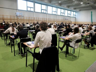 Ponad 2600 chętnych na jeden kierunek. Szturm na uczelnię w Warszawie