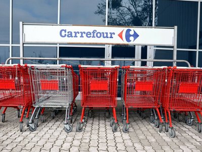 Carrefour będzie zamykał kolejne sklepy. Prezes: robimy to celowo