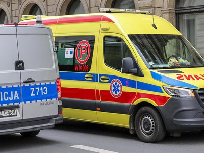 Awantura przed Łemkowską Watrą. 46-latek ugodził nożem radnego. Policja użyła paralizatora