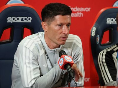 Rozstanie przed debiutem Lewandowskiego. Napastnik opuszcza Chicago