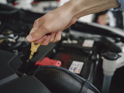 Mechanicy od lat robią to wcześniej. Wielu kierowców wciąż czeka za długo