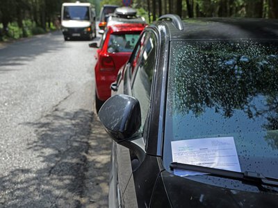Zapłaciłeś za parking, ale pomyliłeś numer? Prawnik wyjaśnia czy trzeba zapłacić karę