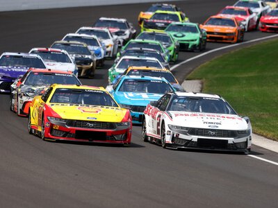NASCAR w Indianapolis i Iowa na żywo w Motowizji