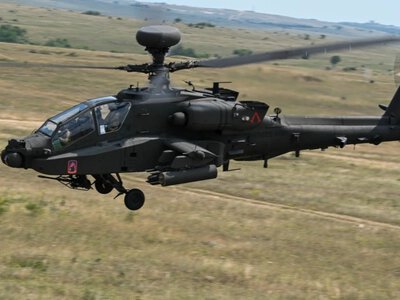 Polska kupiła Apache, ale jest problem. Nie ma na czym szkolić pilotów