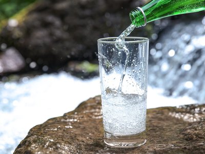 Państwo wcale nie dba o twoje zdrowie. Pokazuje to VAT na wodę