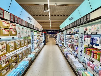 Najładniejszy market w Polsce od środka. Kasy widzą towar, jest równo co do milimetra
