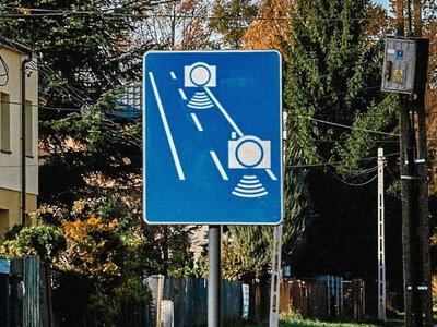Canard przyznał, że odcinkowe pomiary prędkości mają lukę. Tych kierowców kamery nie złapią, nawet jak pojadą o wiele za szybko
