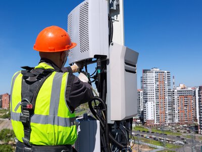 Miliardy na wymianę chińskiego sprzętu. Operatorzy i analitycy spierają się o koszty