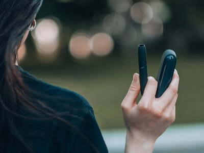 Chińskie e-papierosy omijają unijne i amerykańskie zakazy