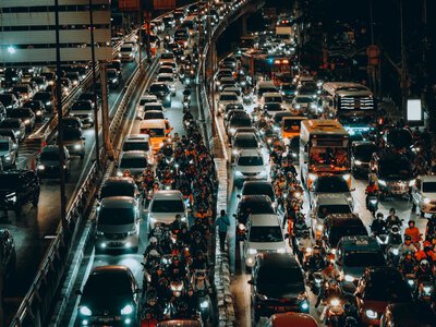 Wyjechali w trasę i utknęli na 12 dni. Tak powstał najdłuższy korek na świecie