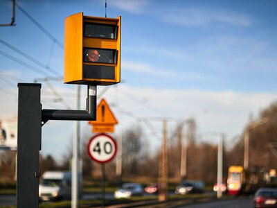 Fotoradar nie widzi tak daleko, jak myśli wielu kierowców. Oto jego rzeczywisty zasięg