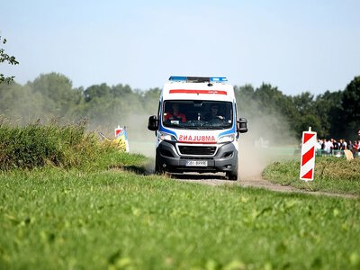 Wypadek podczas Rajdu Polski. Samochód dachował na trasie