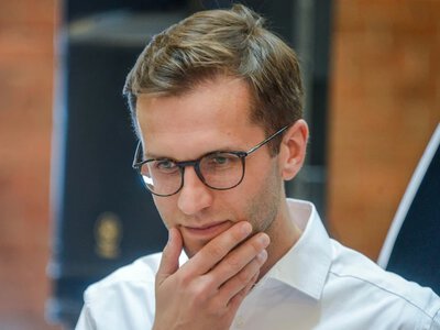 Załoga uderzyła w drzewo. Polacy ruszyli na pomoc. Rozbicie psychiczne