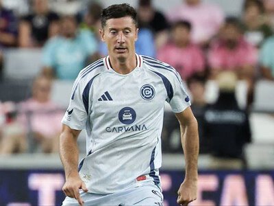 Lewandowski odrzucił propozycję opiewającą na 100 mln euro. Zahavi odsłania kulisy transferu Polaka
