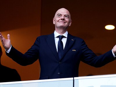 Mistrzostwa świata na sprzedaż. Nowy interes szefa FIFA