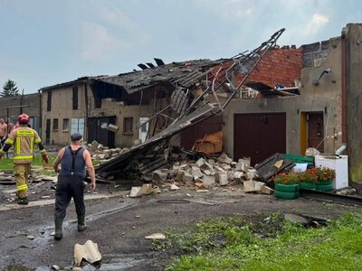 Zerwane dachy, uszkodzone okna. Strażacy usuwają skutki nawałnic