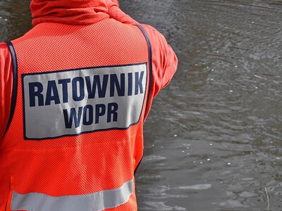 Dzieci zniknęły pod wodą. Nie udało się ich uratować