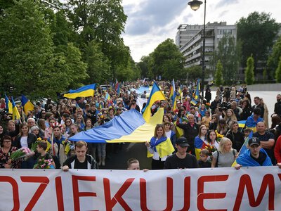 Młodzi, wykształceni, napędzający gospodarkę. Fakty o Ukraińcach mieszkających w Polsce [WYJAŚNIAMY]