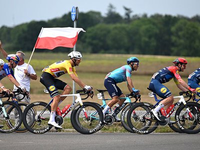 Wypadek podczas wyścigu kolarskiego. Wielu sportowców wymagało pomocy