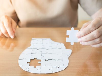 O wiele rzadziej umierają na Alzheimera. Te grupy zawodowe to wyjątki