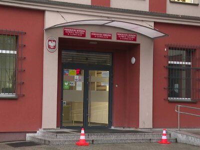 Zaorał asfalt. Rolnik aresztowany na trzy miesiące