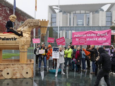 Trudny odwyk od Palantiru.  Zachodni politycy powinni się zastanowić