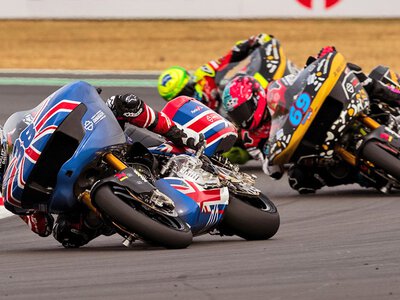 Harley-Davidson Racing z wielkim sukcesem na Silverstone. Bagger World Cup szybszy od Moto3!