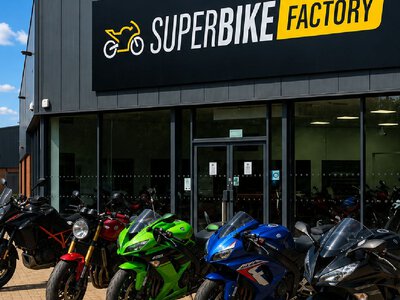 Superbike Factory: kto naprawdę jest właścicielem tych motocykli?