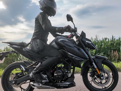 Voge R125S 2026 - test. Więcej technologii, więcej motocykla, ale czy lepiej?