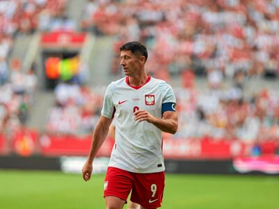 Media: Anglik chce grać dla Polski. Zastąpi Lewandowskiego?
