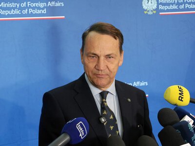 Sikorski do Muska: Przestań dyskryminować polskich użytkowników Starlinka
