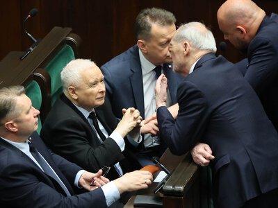 Rozwój Plus i PiS kłócą się o fotele w Sejmie. Straszą nas Czarzastym