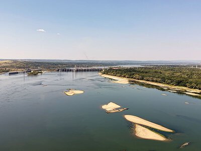 Elektrownia wyłącza ostatni reaktor. Alarmujący poziom wody w Dunaju