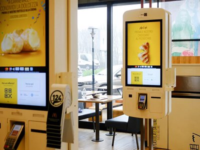 McDonald’s wie, kiedy przyjdziesz i co zamówisz. Służby specjalne się chowają