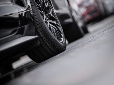 Masz taki zestaw zamiast koła zapasowego? Jeden błąd może wszystko zepsuć