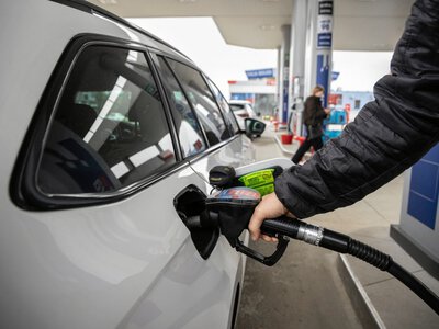 CPN obniży ceny paliw o 1 zł za litr? Eksperci studzą entuzjazm rządu
