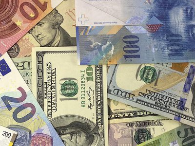 Kurs euro bez większych zmian. Frank szwajcarski najtańszy od stycznia