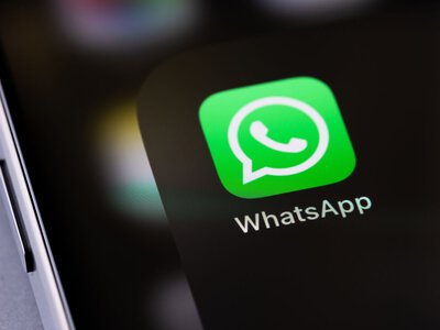 Użytkownicy WhatsApp nabijani w butelkę. Jest na to sposób