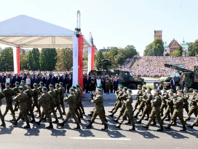 Centralne obchody Święta Wojska Polskiego w Warszawie. Wyjątkowa defilada i zmiany w organizacji ruchu