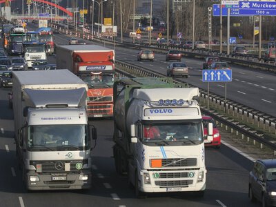 Przewoźnicy w najtrudniejszej sytuacji od lat. Obniżenie cen paliw nie pomoże